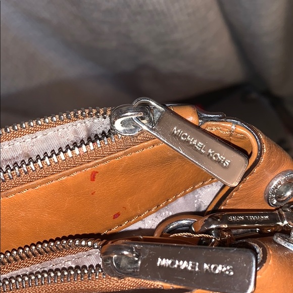 MK Handbag with long detachable straps authentic - Picture 4 of 8